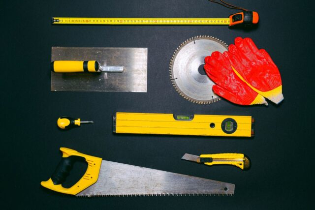 Izolarea planșeului spre pod sau izolarea acoperișului: cum alegi varianta potrivită